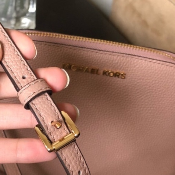 New Micheal Kors Dome Crossbody - Picture 6 of 8